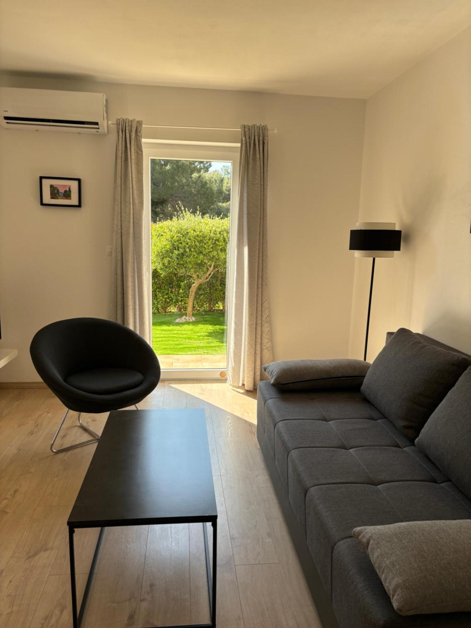 Apartment Punta Premantura E With Garden מראה חיצוני תמונה